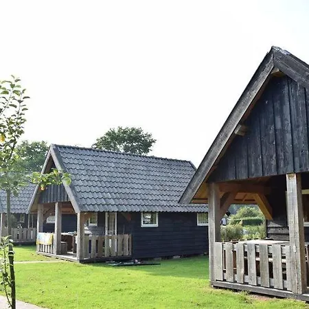 Houtlodge | 18 Personen Holiday home Voorthuizen
